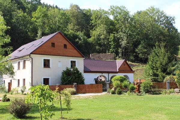 Pronájem domu/chalupy pro 30 lidí - Místo svatby | Beremese.cz