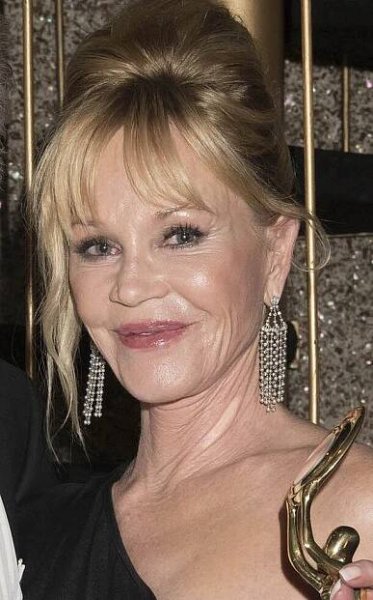 Soubor:Melanie Griffith 2016 crop.jpg – Wikipedie