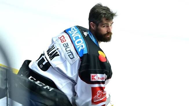Salákovy hříchy včetně neochoty chytat za Spartu? Ať se sbalí a jde, říká trenér Jandač