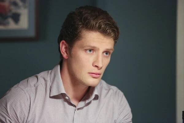 Neposkvrněná Jane - Chapter Five - Z filmu - Brett Dier