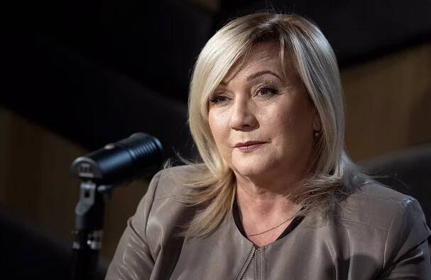 Je to parchant, obula se Schillerová do premiéra. Nové dno, kontruje Fiala