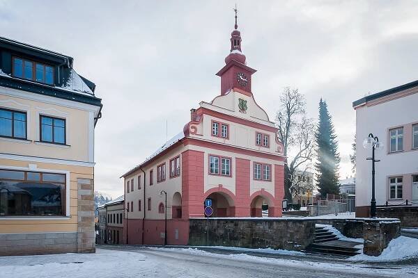 Městské muzeum a galerie J.W. Mezerové - "Stará radnice" | Stezka Úpice