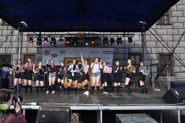 Majáles – Televizní svět – Kulturní centrum Lanškroun