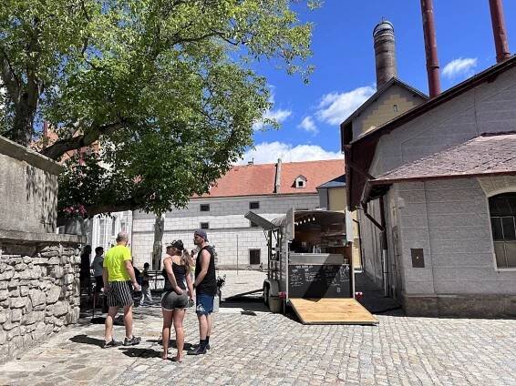 Průvody, dobové trhy i živé šachy. Krumlov ožije renesancí