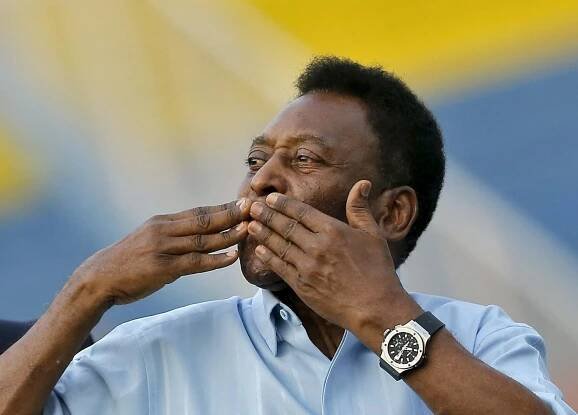 Pelé se kvůli zdraví vzdal pocty zapálit olympijský oheň, zastoupí ho Kuerten