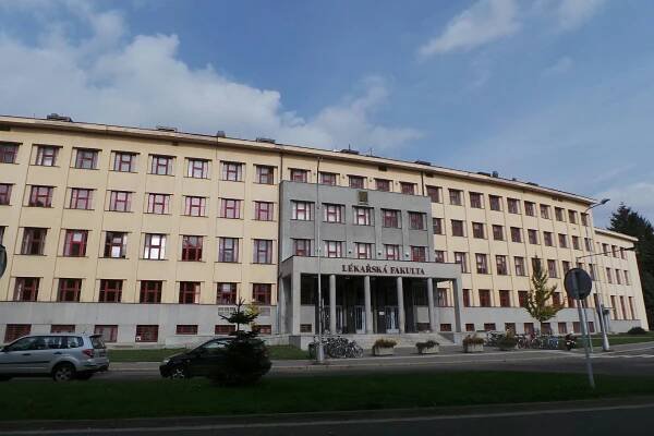 Lékařská fakulta v Hradci Králové - Univerzita Karlova foto 1