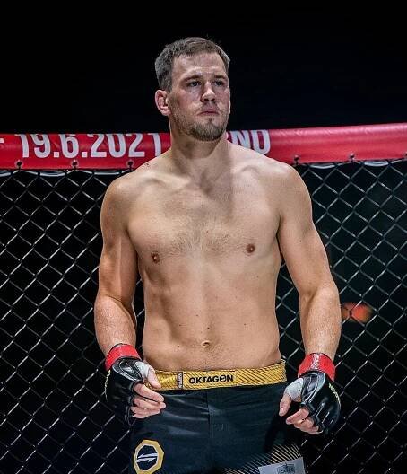 Fotogalerie: Viktor Pešta si to rozdá o titul s německým „terminátorem“.