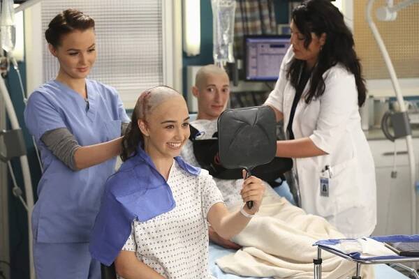 Chirurgové - Krása bloudění - Z filmu - Camilla Luddington, Libe Barer, Sara Ramirez