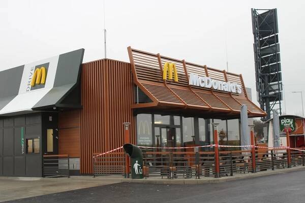 Kolínský McDonald’s ve čtvrtek otevírá. Pro prvního zákazníka má překvapení
