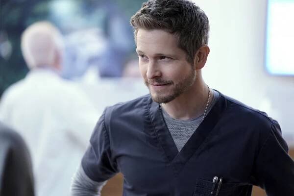 Doktoři - Přesně podle předpovědi - Z filmu - Matt Czuchry