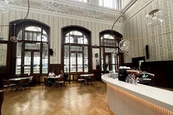 Fotka: Foyer Café v rekonstruovaném křídle