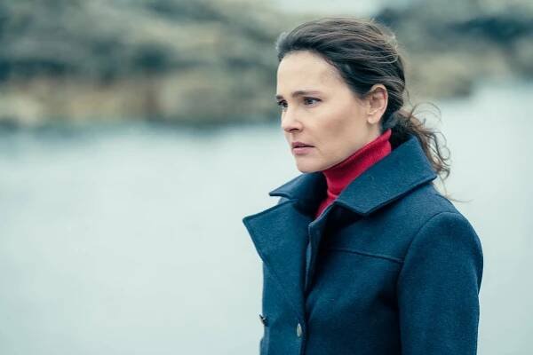 L'Île aux trente cercueils - Z filmu - Virginie Ledoyen