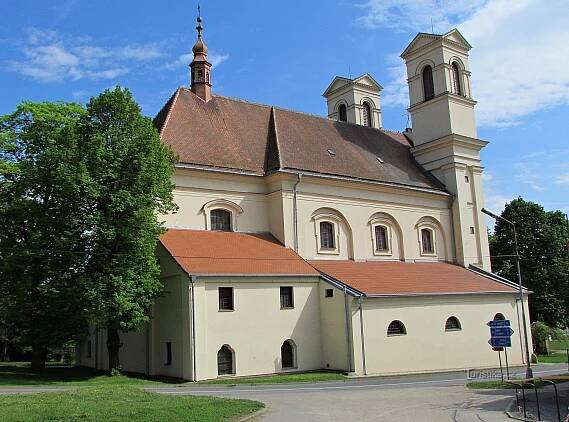 Bučovice - farní kostel... - Kostel