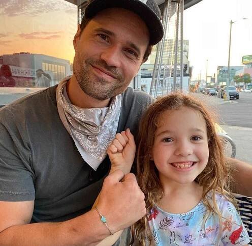 Brett Dalton Biography, Age, Height, Girlfriend - mrDustBin