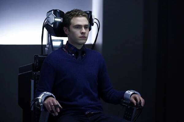 Agenti S.H.I.E.L.D. - Jediné světlo v temnotě - Z filmu - Iain De Caestecker