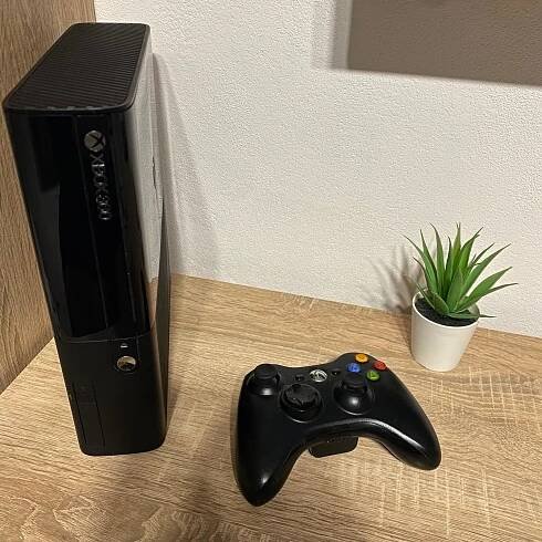 Xbox 360 E