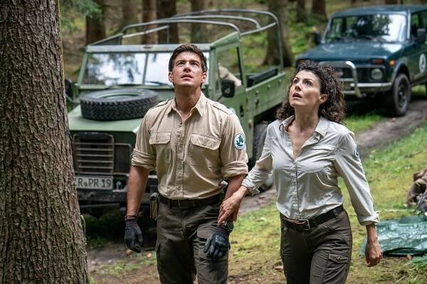Der Ranger - Paradies Heimat - Himmelhoch - Z filmu - Philipp Danne, Liza Tzschirner