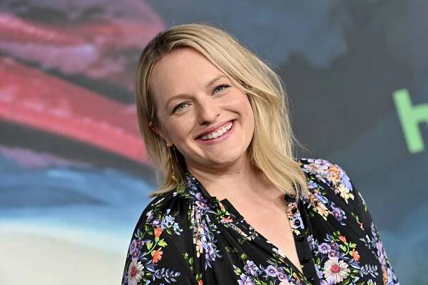 Elisabeth Moss Is Pregnant With Her First Child