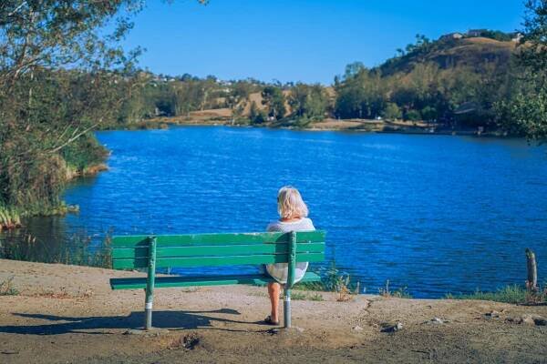 Laguna Niguel Regional Park lake bench view