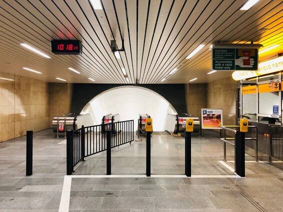 Metro v časech nákazy: I. P. Pavlova už není nejvytíženější stanicí