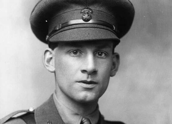 Siegfried Sassoon Biography - Childhood, Life Achievements & Timeline