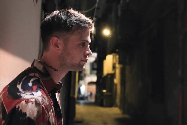 White Lotus Star Leo Woodall's Family Was 'Quite Flabbergasted' When They Saw His Racy Plot Twist