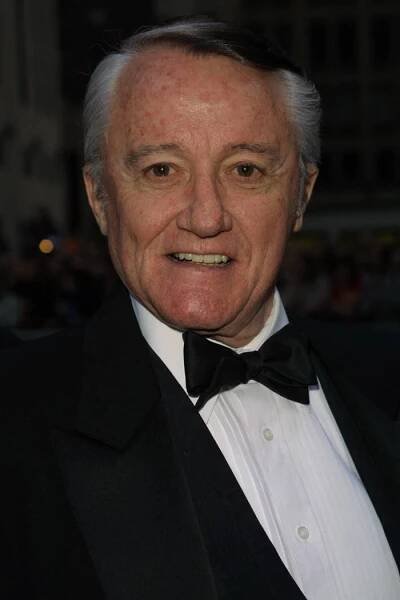 Robert Vaughn Actor Wallpaper