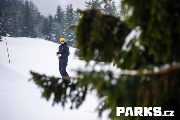 Reporty z kempů - návrhy snowparků a výroba snowboardových překážek