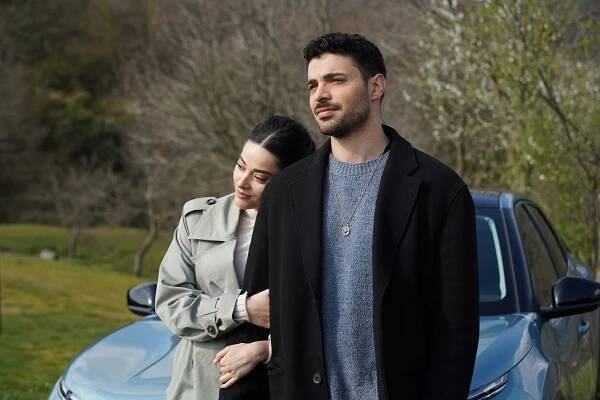 Yabani - Episode 29 - Z filmu - Simay Barlas, Halit Özgür Sarı