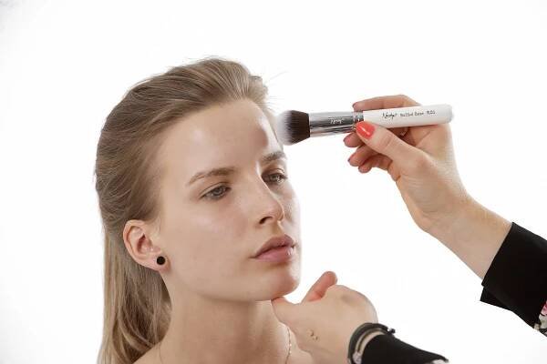 Čištění štětců na make-up od barvy: Jak na to? - BeautyBlog