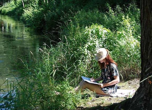 Botanická umělkyně Pavlína Kourková žije a tvoří už několik let v Plzni.