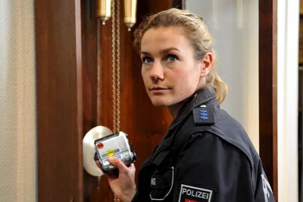 Policie Hamburk - Nebezpečný chat (S03E20) (2009) | Galerie - Z epizody | ČSFD.cz