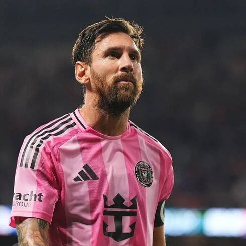 Javier Mascherano makes his feelings clear as more asked of Lionel Messi