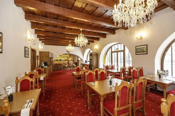 Restaurace Rožmberský dvůr foto 1