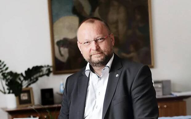 Galerie: Šéf poslanců KDU-ČSL Bartošek oznámil kandidaturu na předsedu strany - Galerie - Echo24.cz