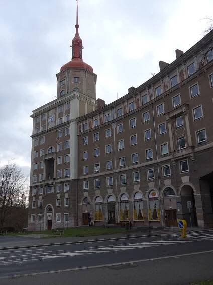 Soubor:Ostrava, Poruba - Oblouk, věž.jpg – Wikipedie