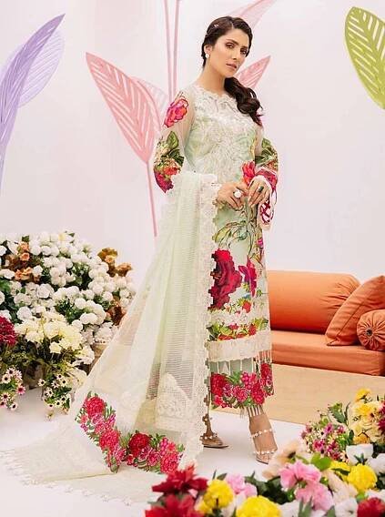Eid Inspirational looks of Ayeza Khan