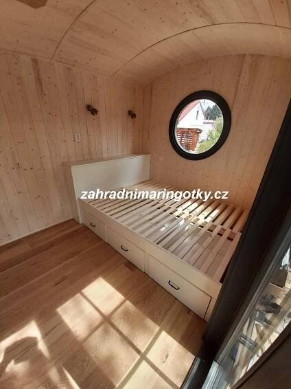 MARINGOTKA TINY HOUSE S TERASOU PRO HOSTY 36 Zahradní maringotky