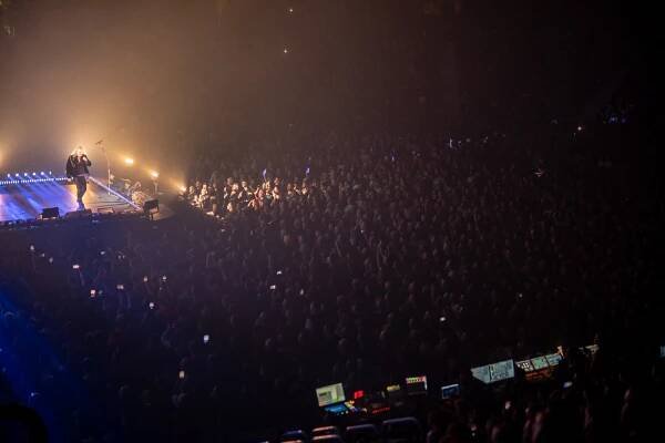 VIDEO, FOTO: Po čertech velkej koncert Kabátů doslova rozohnil libereckou arénu
