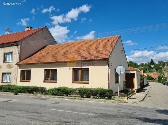 Prodej RD na ul. Ždánská v Kloboučkách - Bučovice, 4+1, zahrada, sklep, terasa, technické místnosti, cena na vyžádání
