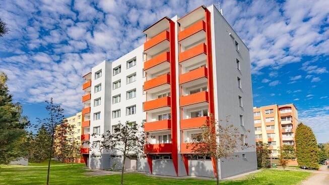 Komplexní revitalizace panelového domu, referenční realizace Týn nad Vltavou