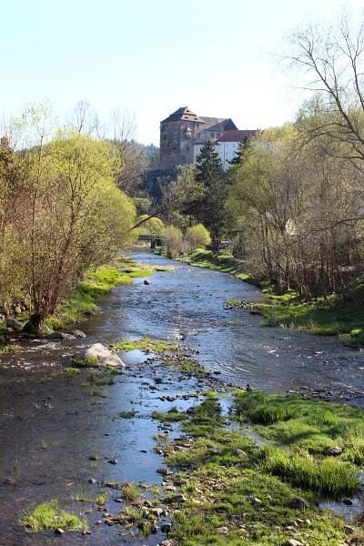 Soubor:Teplá River in Bečov nad Teplou.jpg – Wikipedie