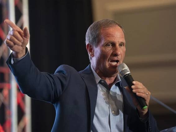 Rep. Chris Stewart plans to resign from Congress