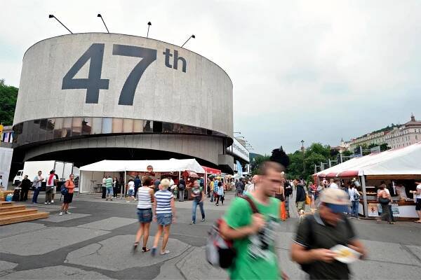 Karlovarský filmový festival má svoji osobitou tvář hlavně díky studiu Najbrt.