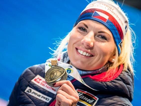 Shrnutí: Jak vypadal životní den Lucie Charvátové?