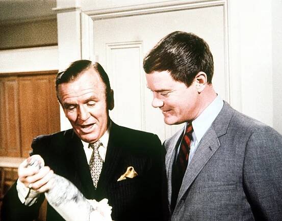 I Dream of Jeannie - Please Don't Give My Jeannie No More Wine (S05E15) (1970)