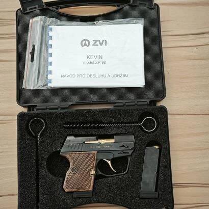 Kapesní pistol ZVI Kevin perfektní stav