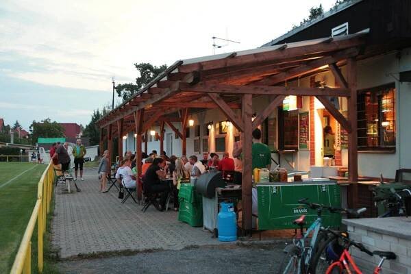 Restaurace na hřišti – Fotbalový klub Újezd nad Lesy