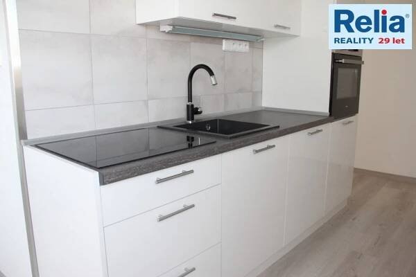 Pronájem zrekonstruovaného bytu 2+kk, 43m2