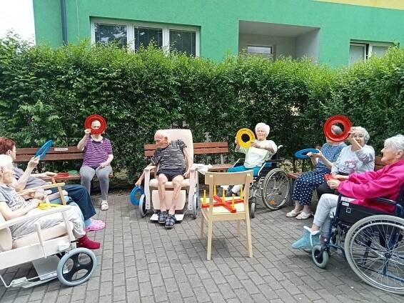 CVIČENÍ NA ZAHRADĚ | Alzheimer Home